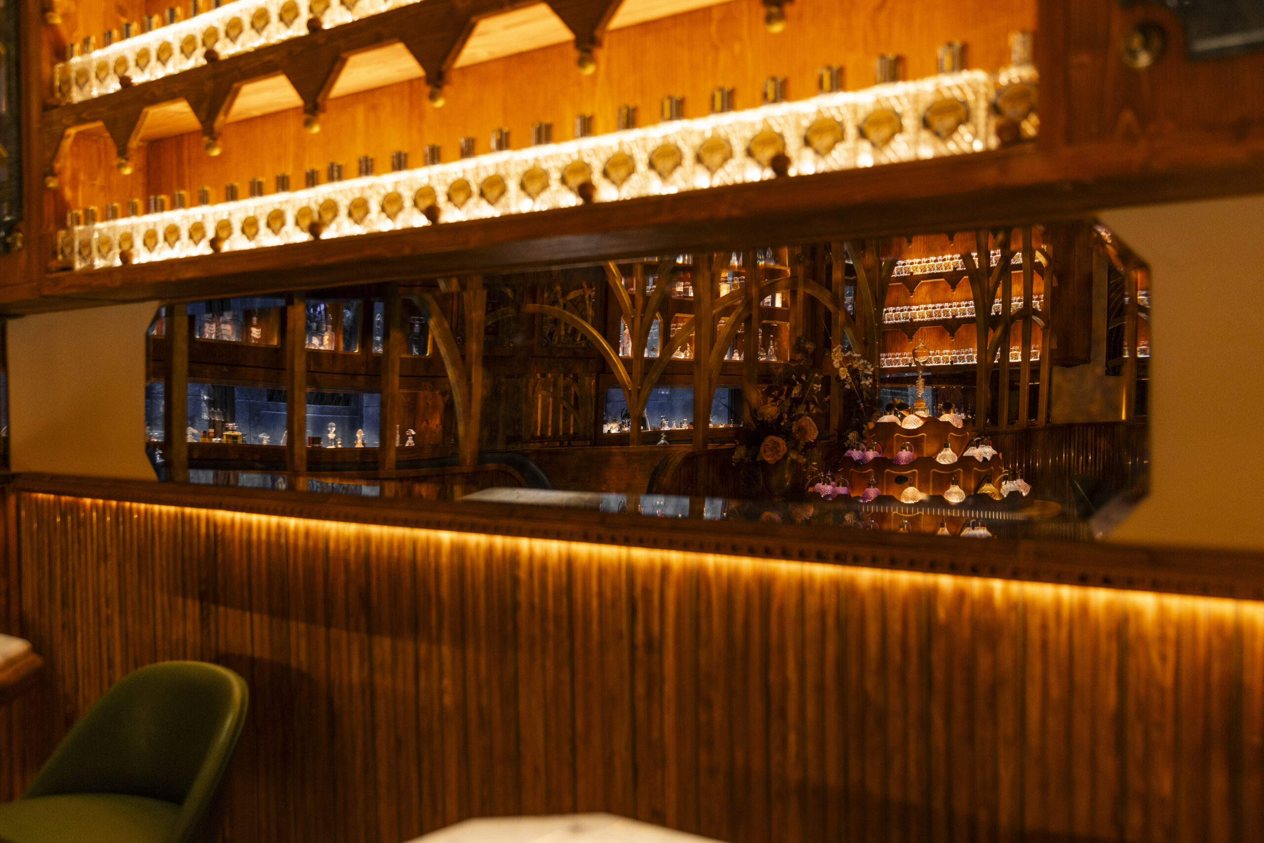 Interior de los espacios de Dr. Stravinsky's Parfumerie